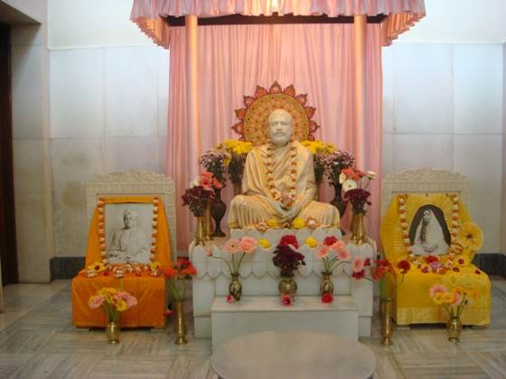 A photo of the inner shrine at the Universal Temple in Mumbai.