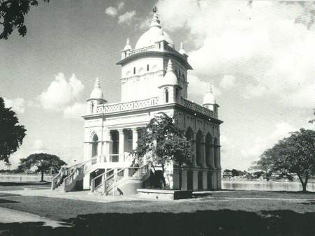 Swami Vivekananda temple at Belur Math, Calcutta. – The Spiritual Bee